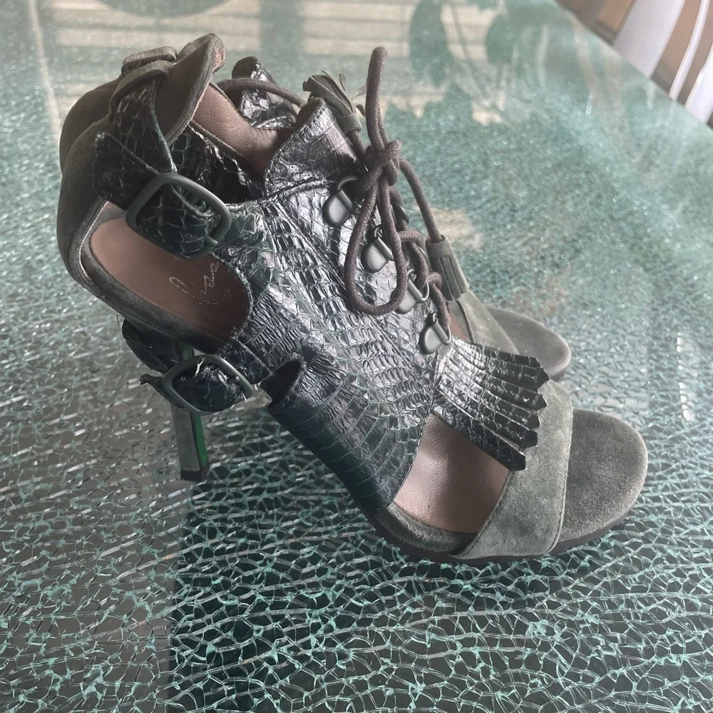 Donald Pliner‎ shoes 7.5 M